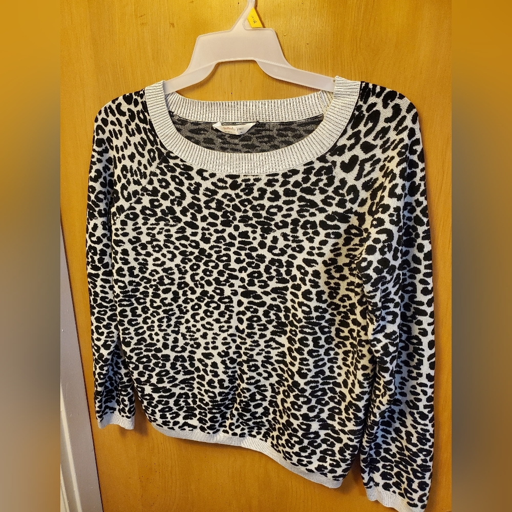 Beautiful never worn Bella du Jour Leopard Sweater size xl
